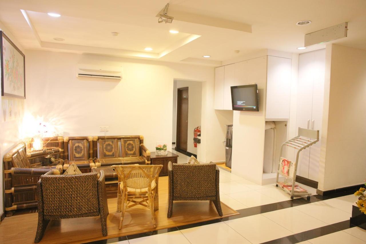 N K Hotel มัวร์ ภายนอก รูปภาพ