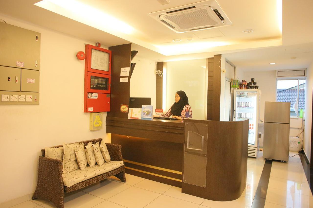 N K Hotel มัวร์ ภายนอก รูปภาพ