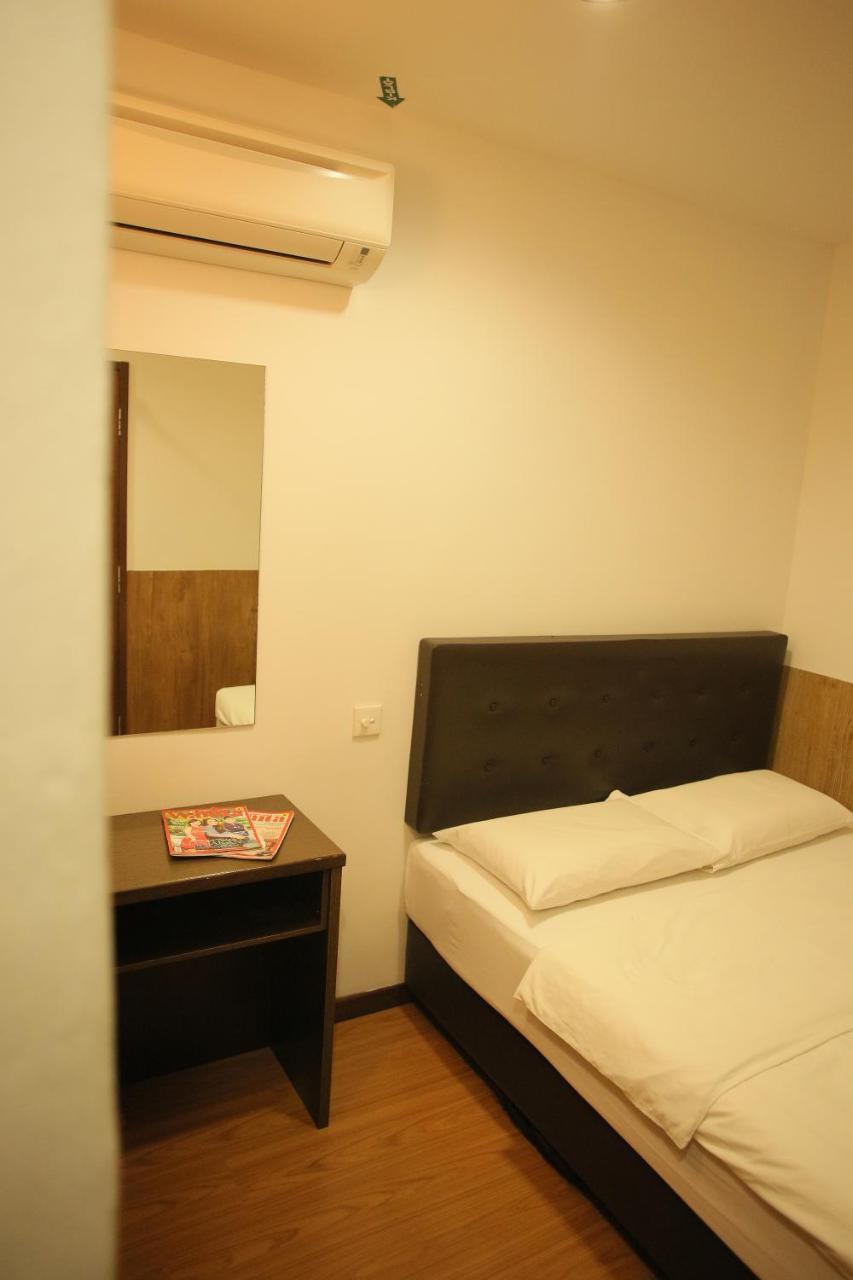 N K Hotel มัวร์ ภายนอก รูปภาพ