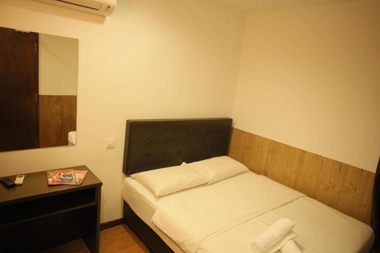 N K Hotel มัวร์ ภายนอก รูปภาพ