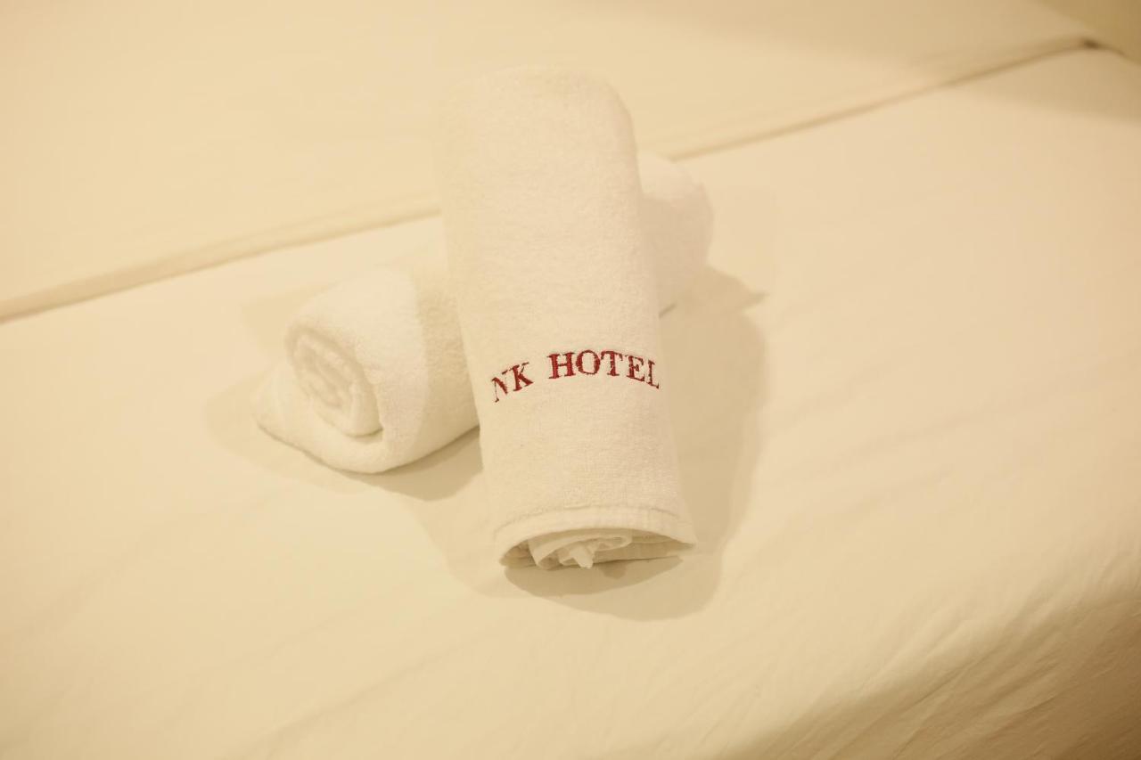 N K Hotel มัวร์ ภายนอก รูปภาพ